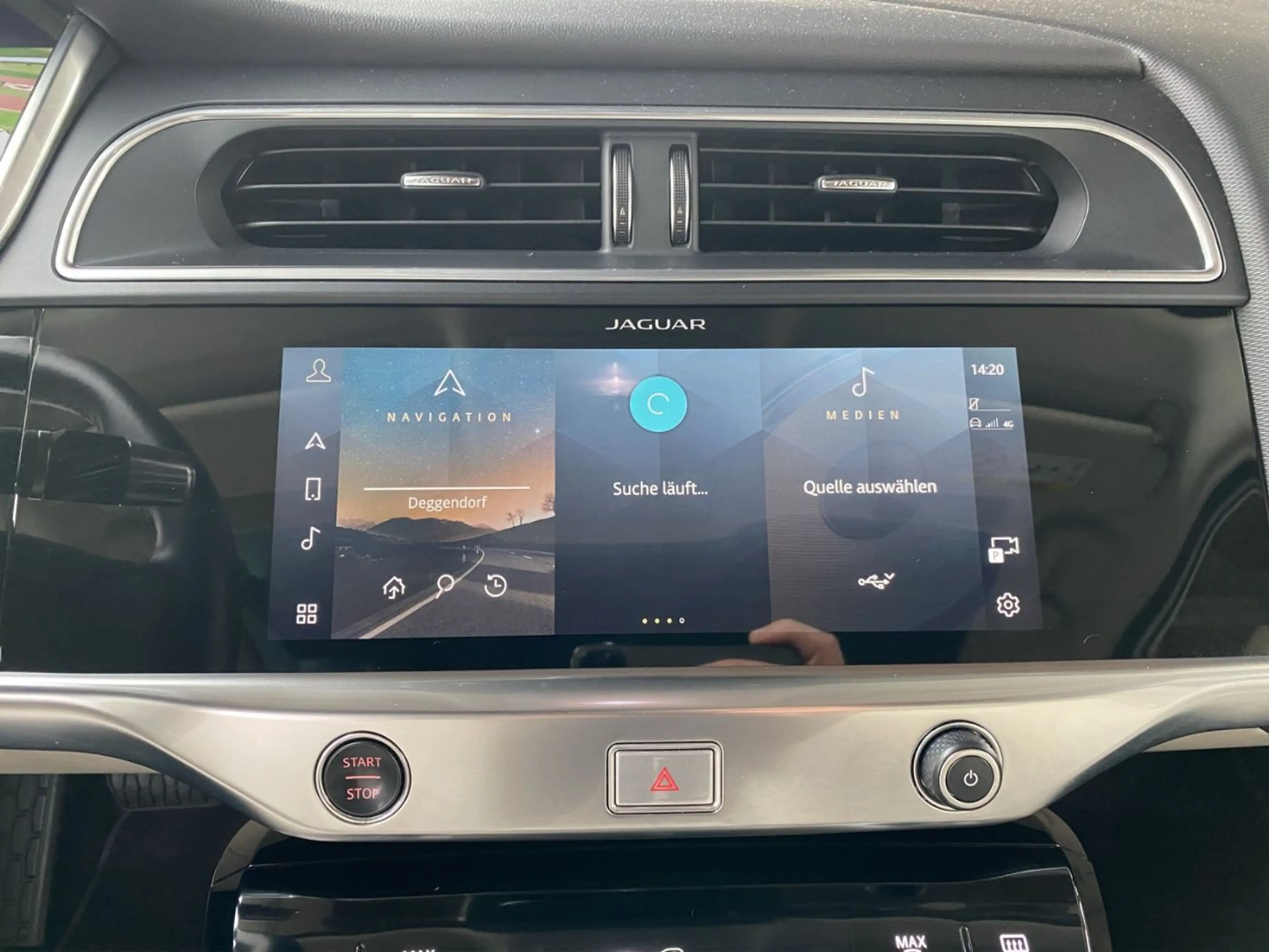 Jaguar I-Pace EV320 SE FLA HUD ParkAss. SpurW SpurH — photo 11