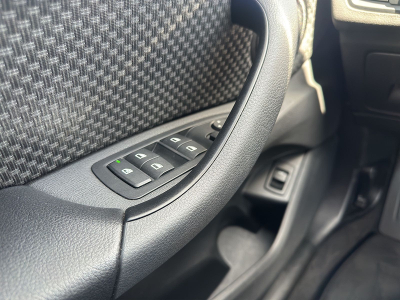 BMW X1 sDrive 18 I Advantage*AUT*AHK*LED* — photo 12