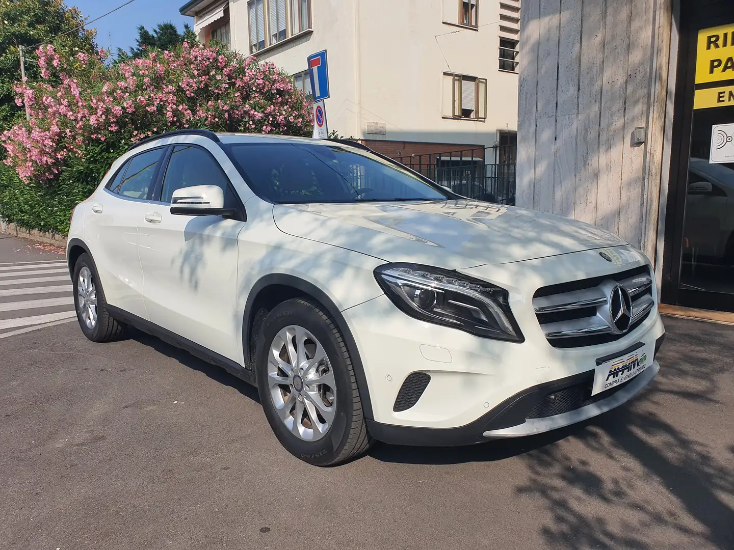 Mercedes-Benz GLA 200 GLA 200 d (cdi) Executive Bianco - 1