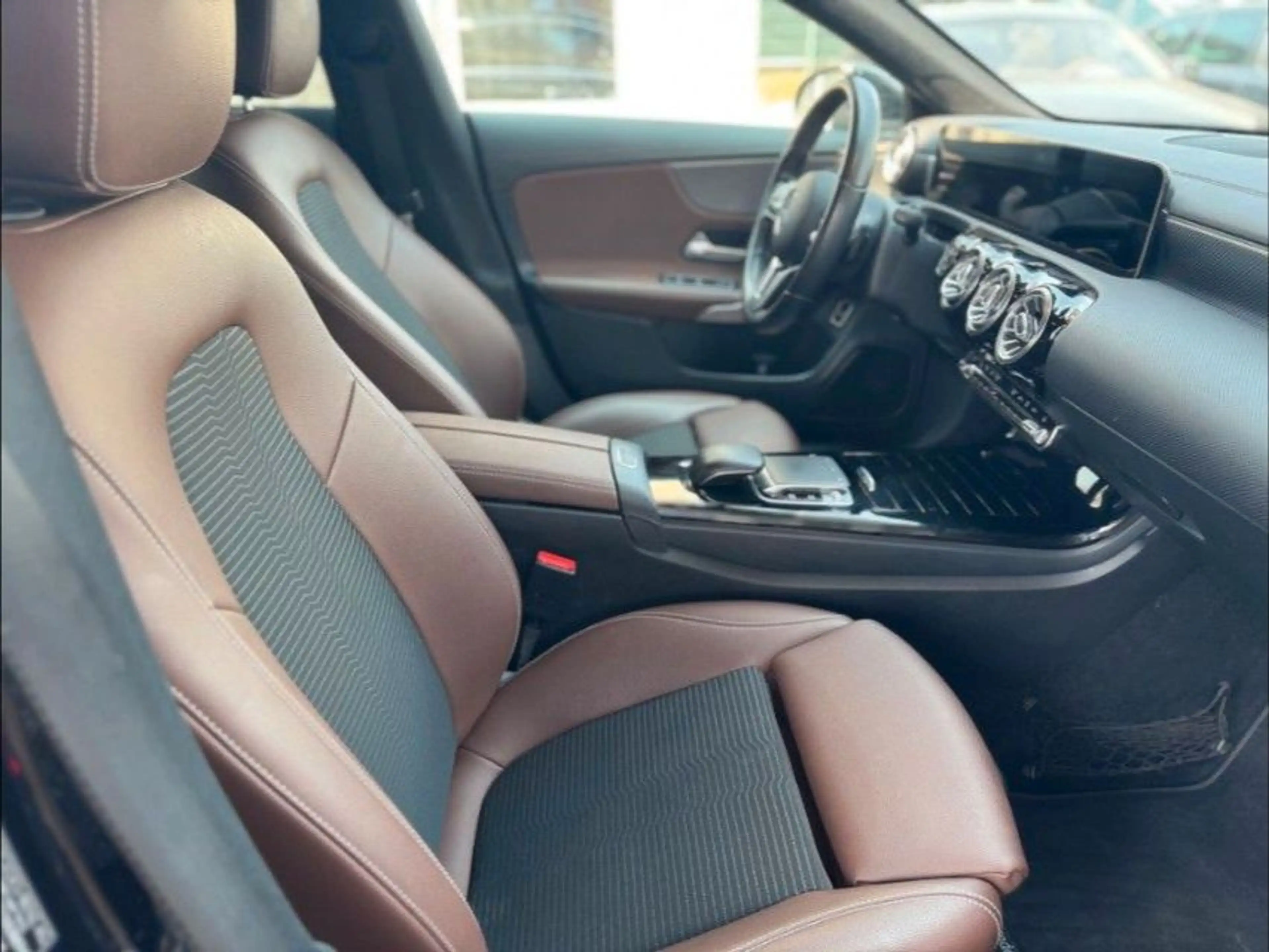 Mercedes-Benz CLA 180 CLA CLA 180 d*1.Hd*LEDER AUSS*AMIENTE — photo 9
