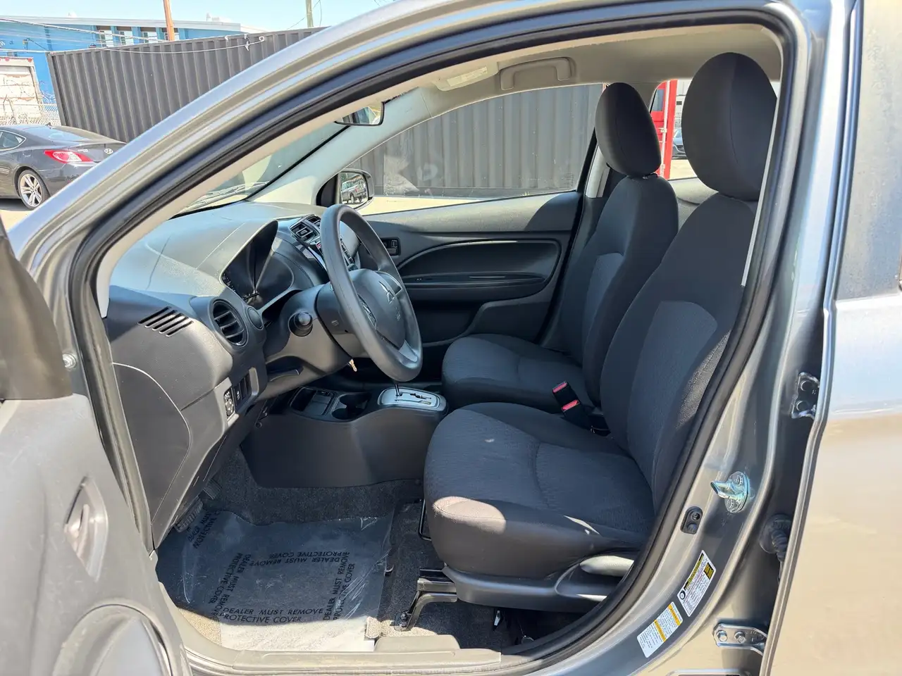 Mitsubishi Mirage снимка Mitsubishi Mirage