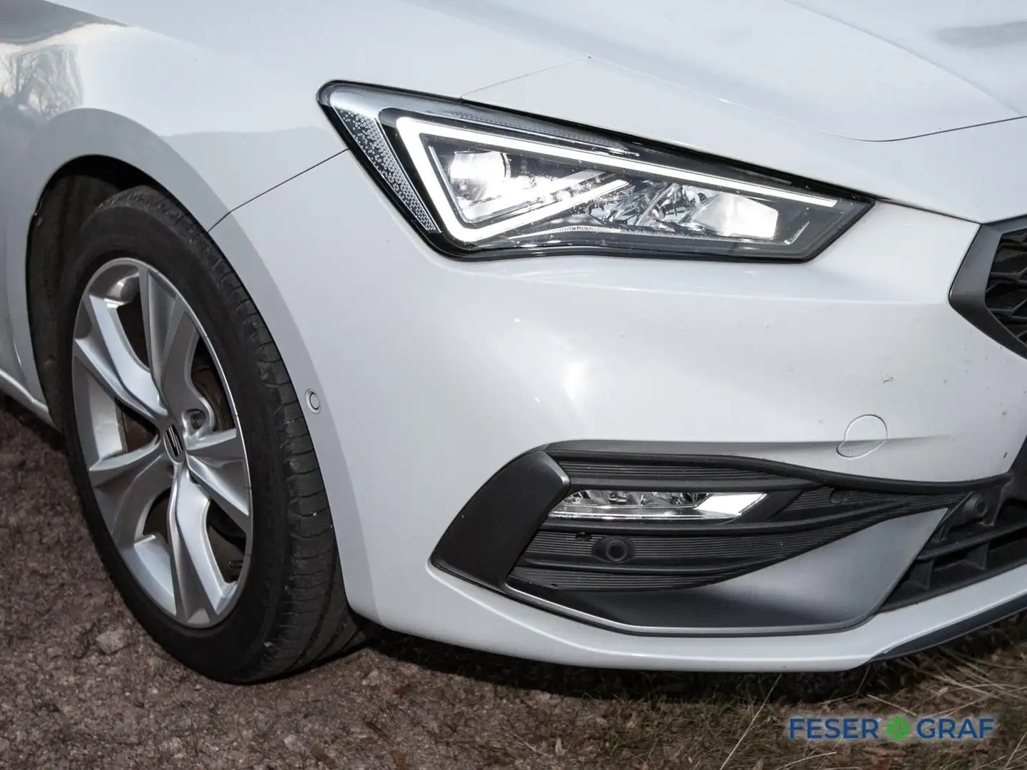 SEAT Leon 1.5 TSI FR LED/Navi/ACC/SHZ/PDC Weiß - 2