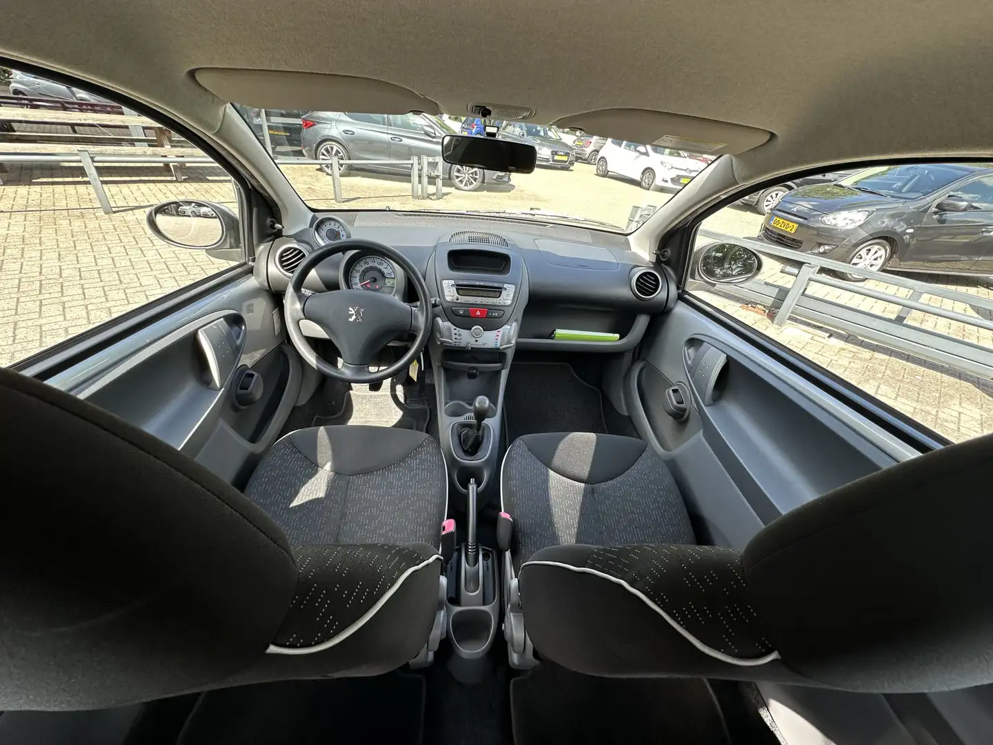 Peugeot 107 1.0-12V Sublime Airco/CV op afstand Unieke kilomet Grijs - 2
