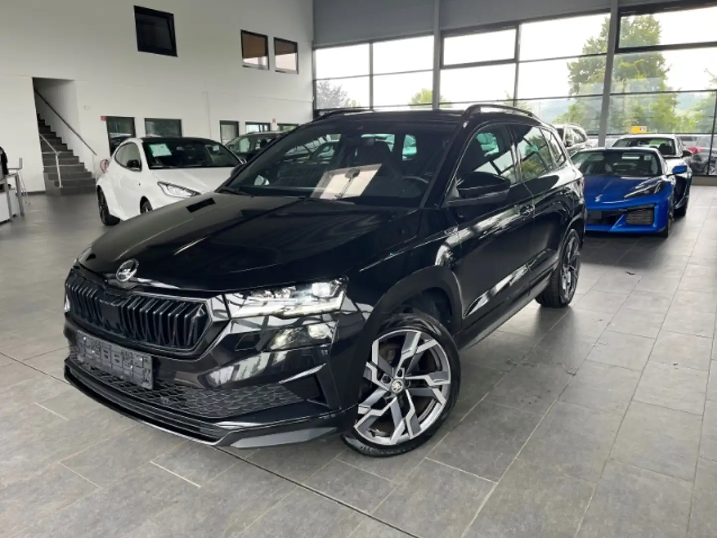 Skoda Karoq Sportline 4x4 2.0 TDI AHK El. Panodach Digi. Cockp Black - 1