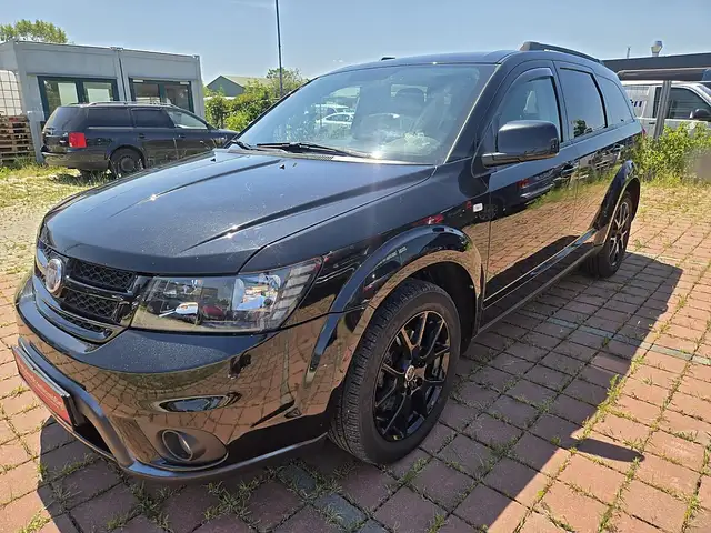 Fiat Freemont 2,0 Multijet II 170 Black Code AWD Aut. **Einta...