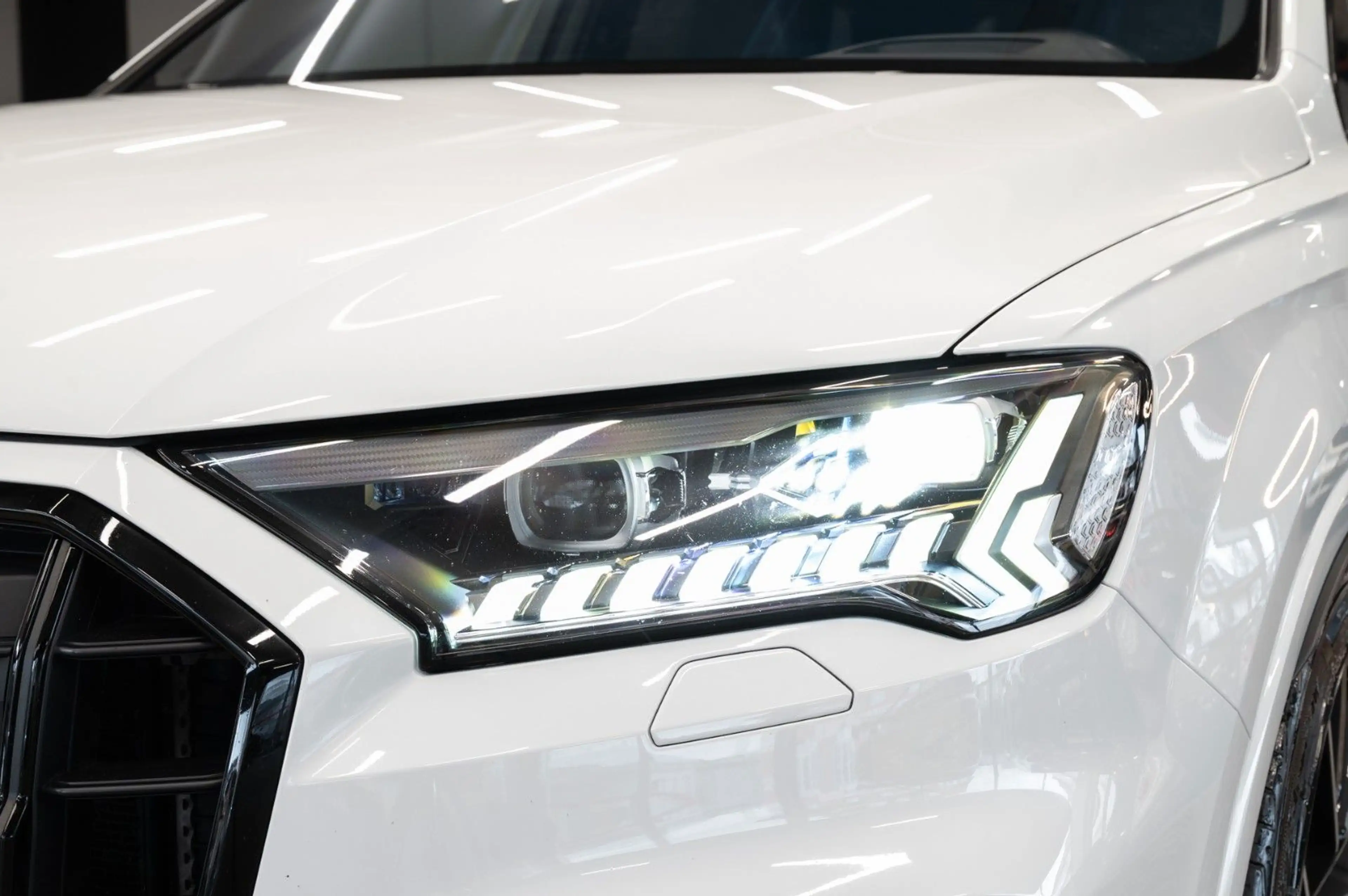 Audi SQ7 4.0 TFSI quatt|HEAD-UP|LASER|STDHZ|22-ZOLL — photo 4