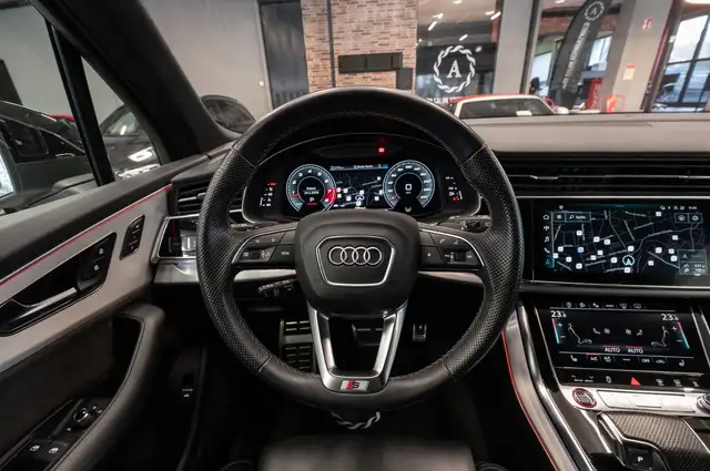 Audi SQ7 view 14