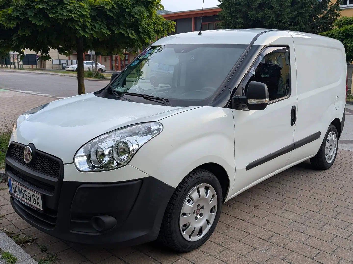 Fiat Doblo Doblo 1,4 moltoPop moltoPop Weiß - 1