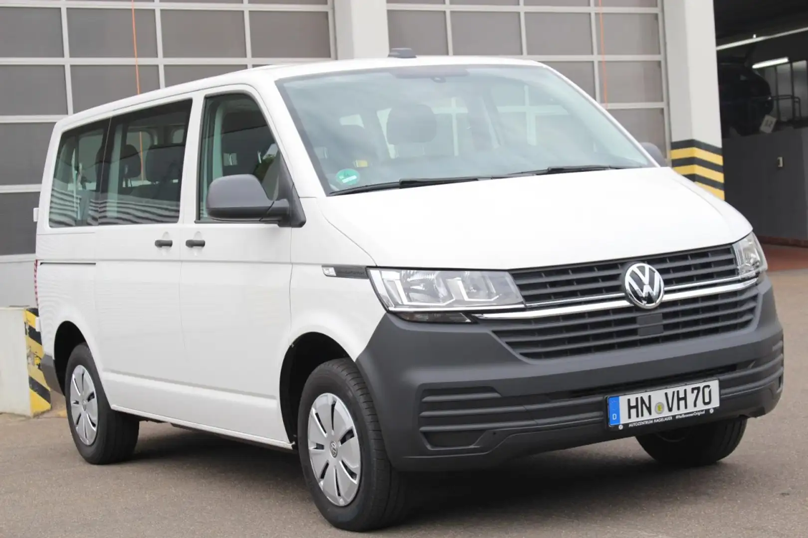 Volkswagen T6 Kombi .1 2.0 TDI 9-Sitzer GRA PDC Klima Einparkhilfe Weiß - 2