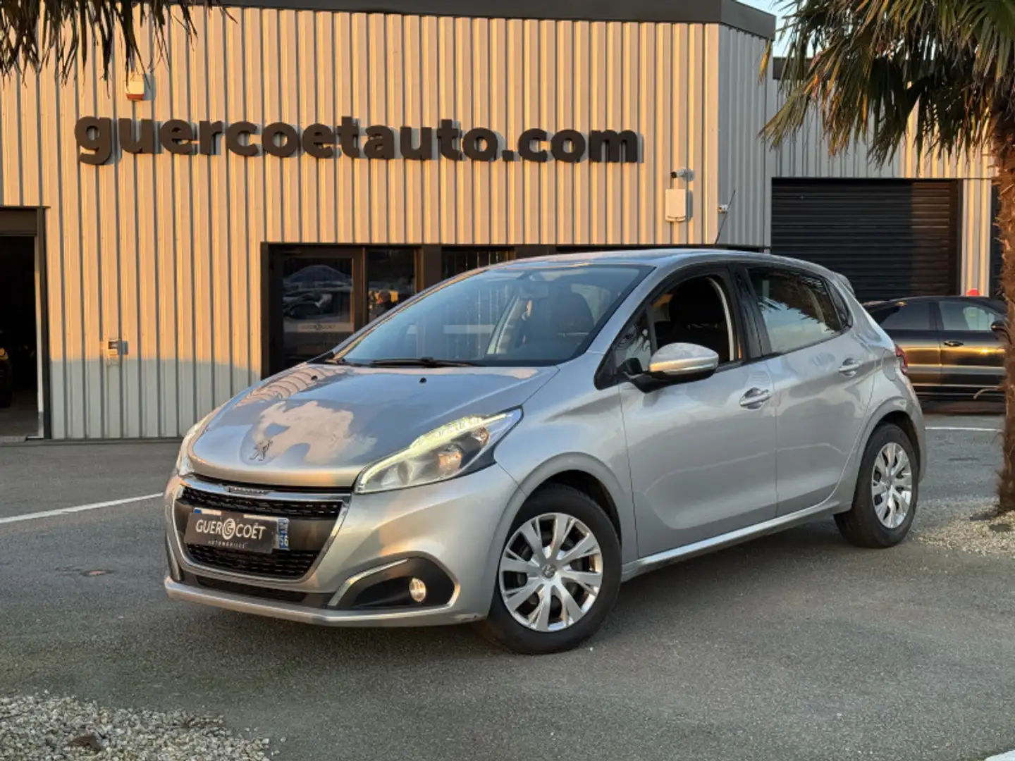 Peugeot 208 1.6 BLUEHDI 75CH  ACTIVE BUSINESS S\u0026S 5P Gris - 2