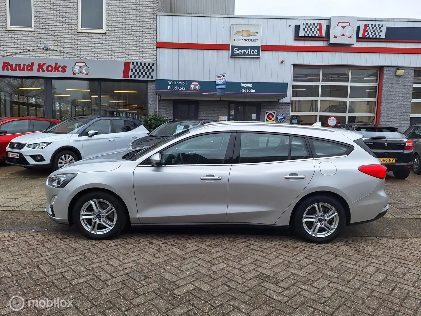 Ford Focus WAGON 1.0 ECOBOOST TREND EDITION BUSINESS Grau - 2