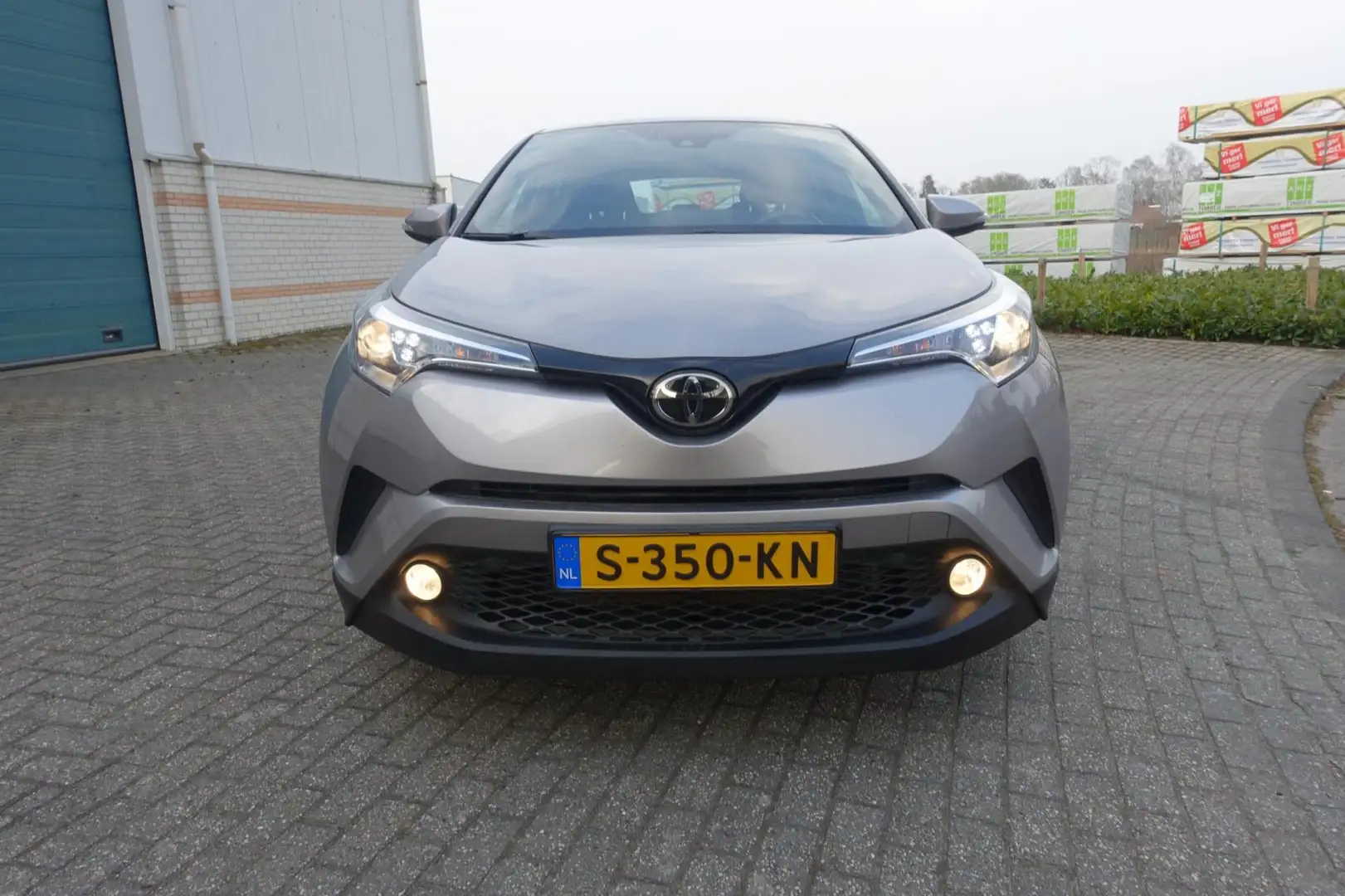 Toyota C-HR 1.2 Comfort Grau - 2