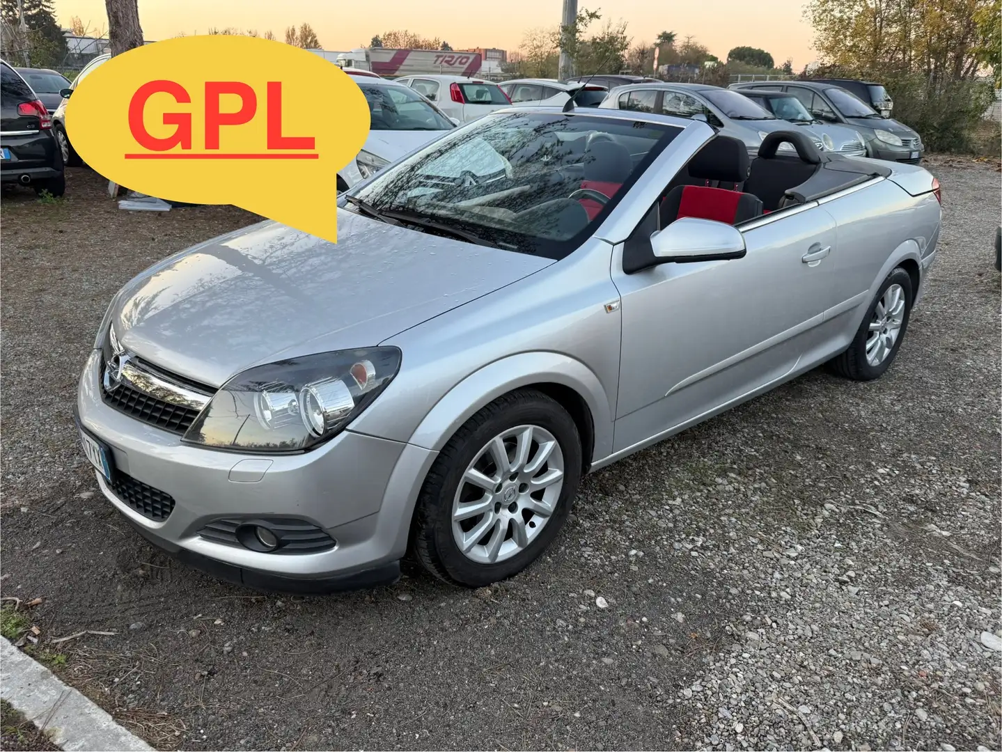 Opel Astra Twintop 1.6 Cosmo 115cv - 1