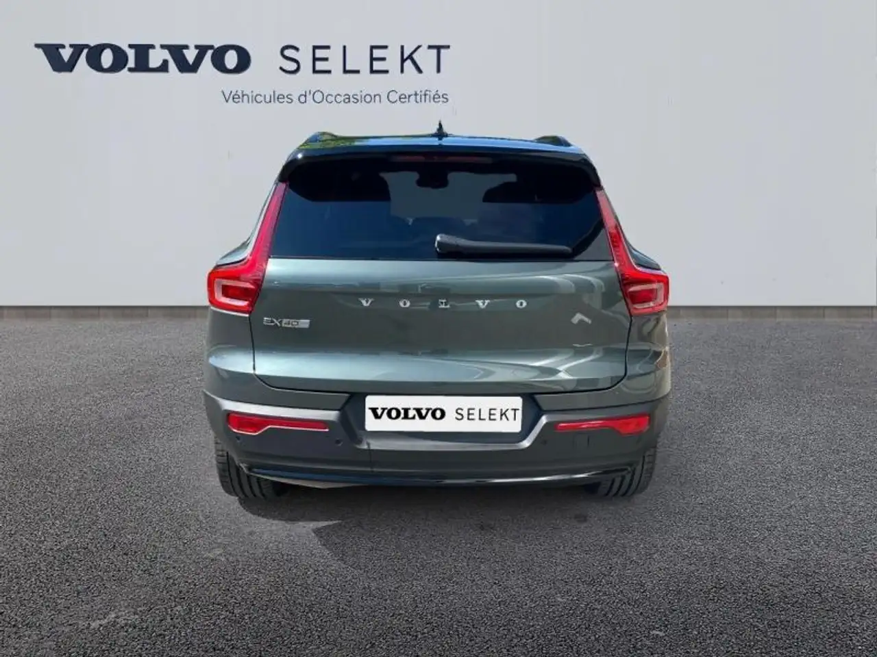 Volvo EX40 2026