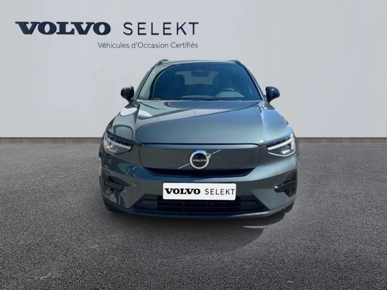 Volvo EX40 2026