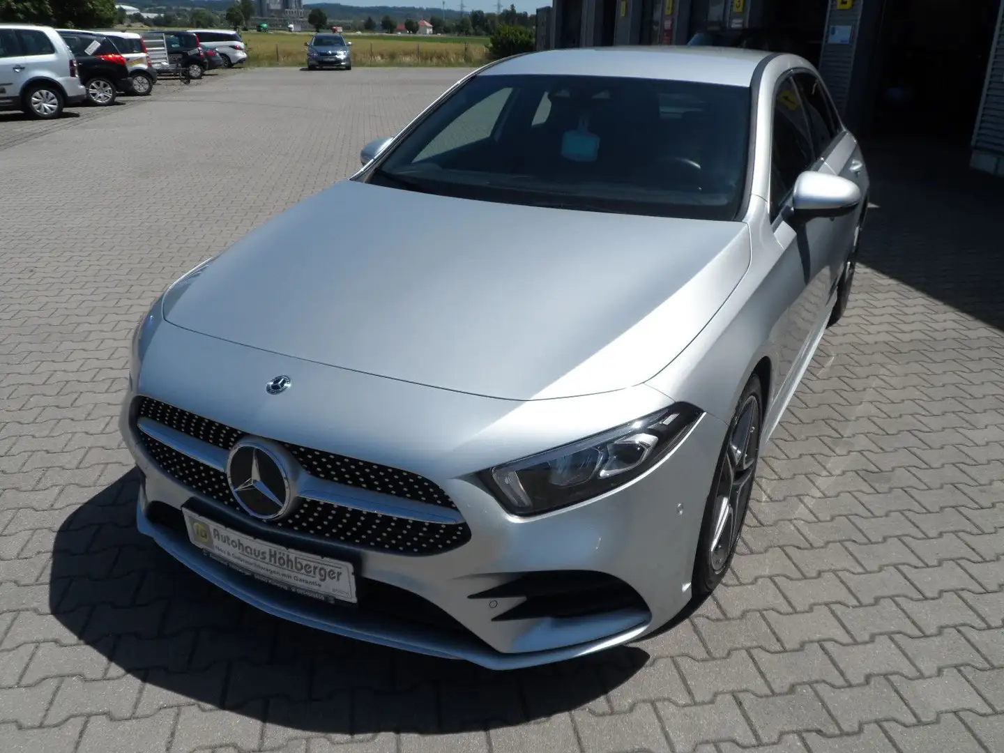Mercedes-Benz A 200 AMG-Line Automatik/LED/Navi/SHZ/ALU/Voll Silber - 2