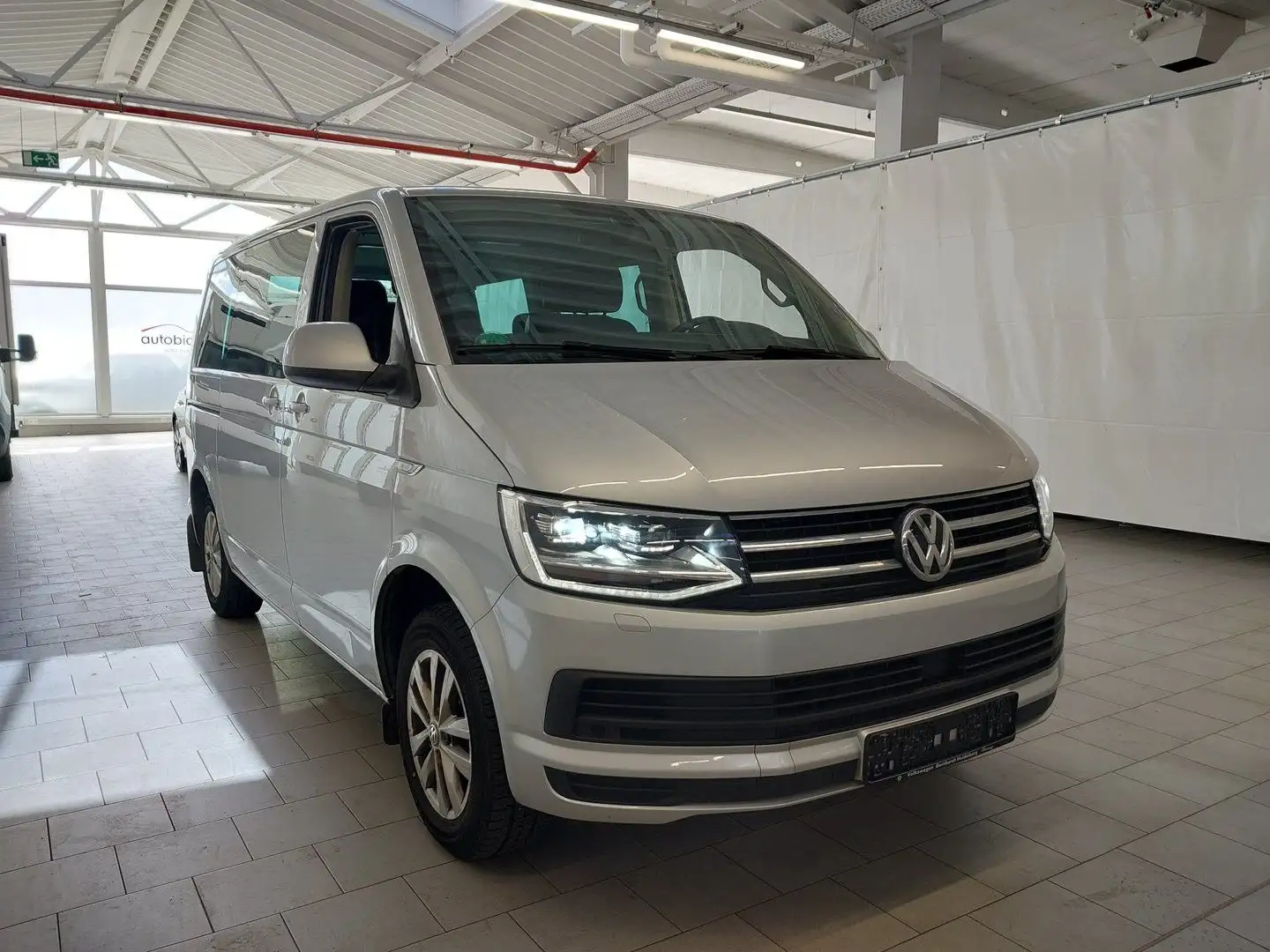 Volkswagen T6 Multivan RFKMRA+BEIDS.SCHIEBETÜR+ACC+7SITZE Silber - 1