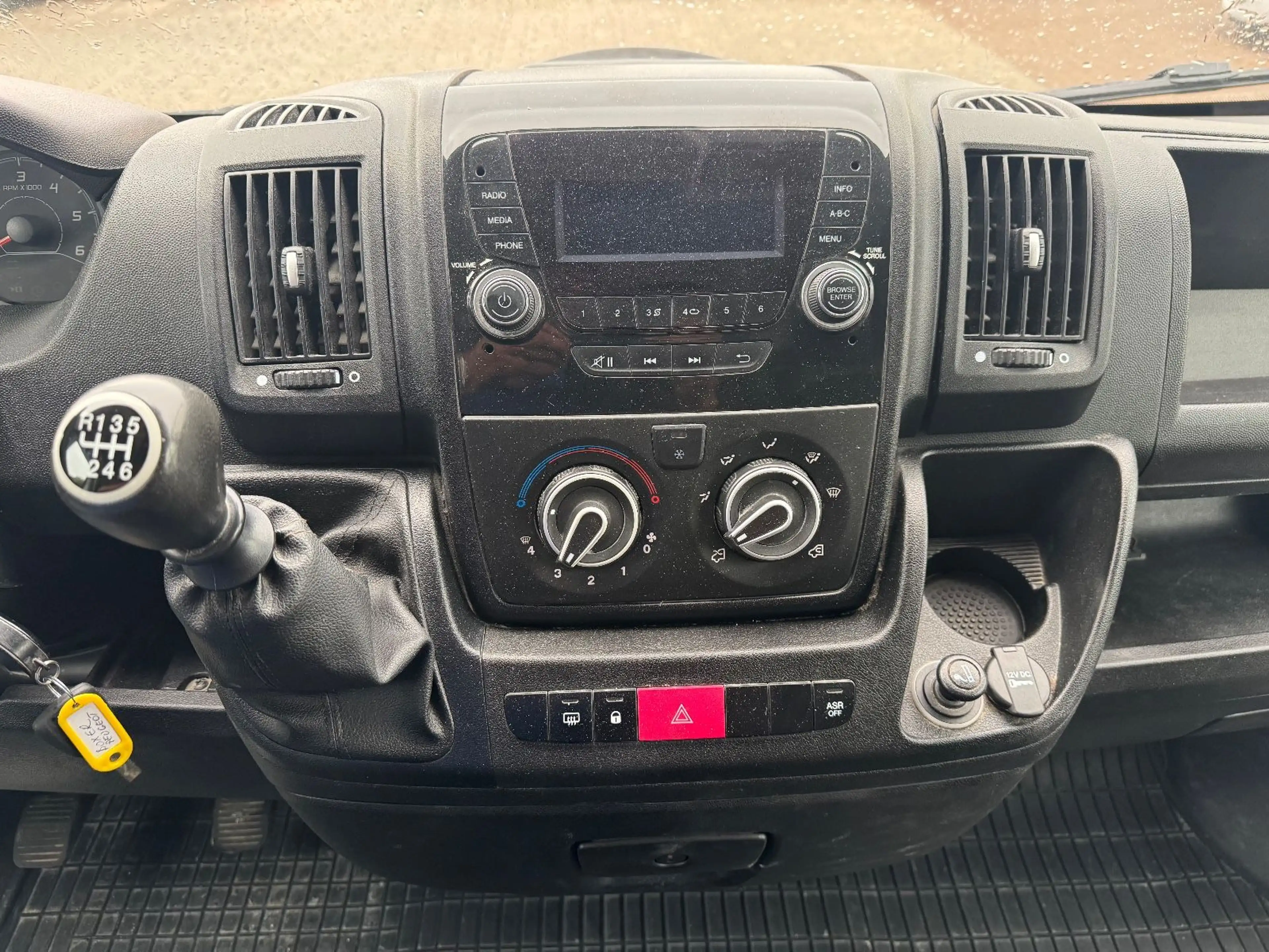 Peugeot Boxer 2.0 HDI Hochraum 333L2H2 ProBlue/KLIMA/AHK — photo 12