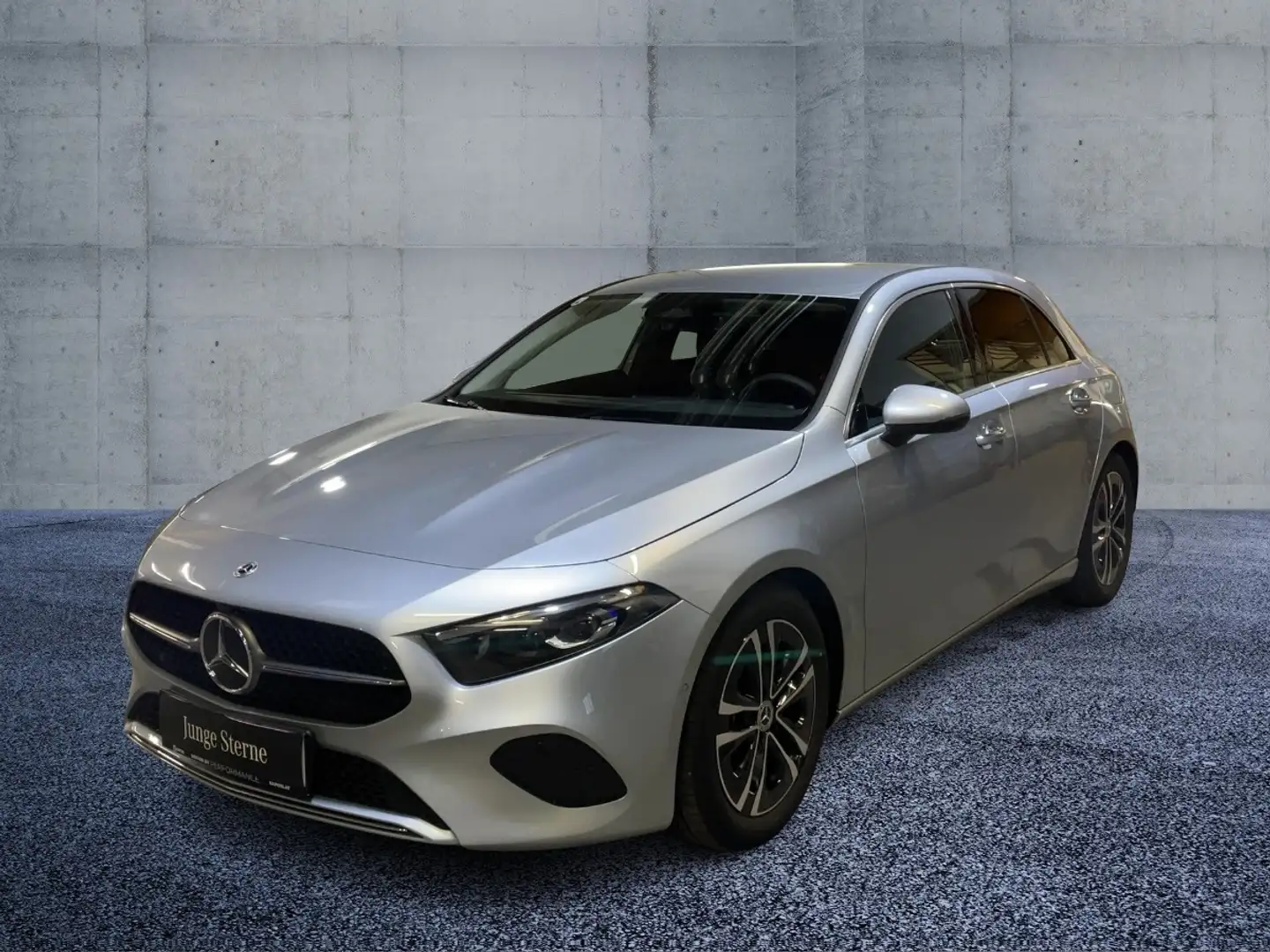 Mercedes-Benz A 200 d Kompaktlimousine Österreich-Edition Progressive Silber - 2