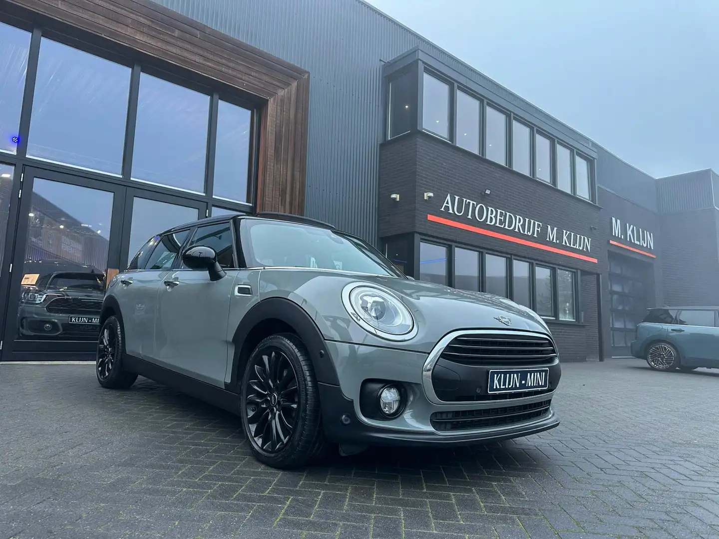 MINI One Clubman Mini 1.5 Pepper Serious Business Ned auto/Aut 102p Gris - 1