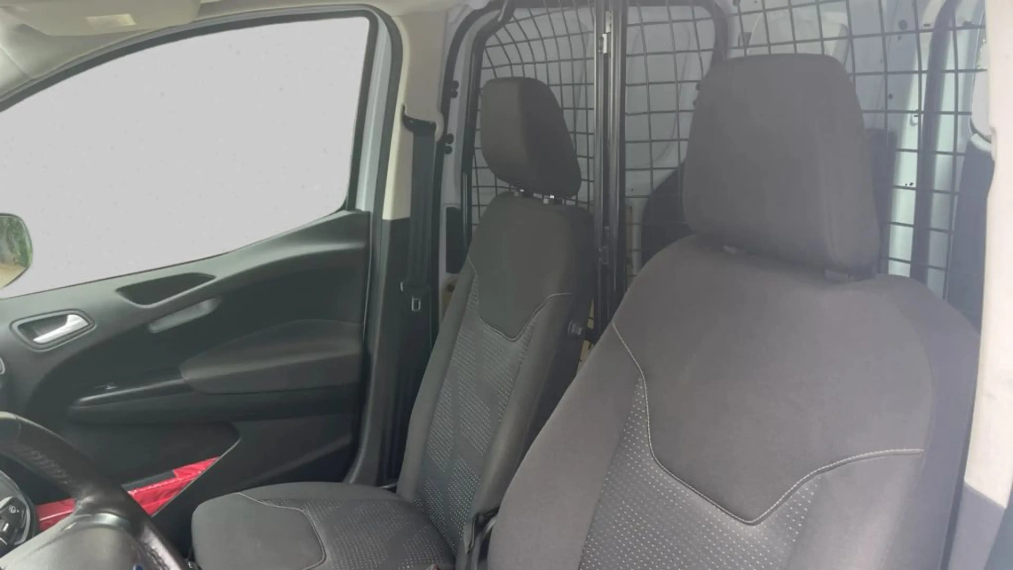 Ford Transit Courier S&S Trend — photo 10