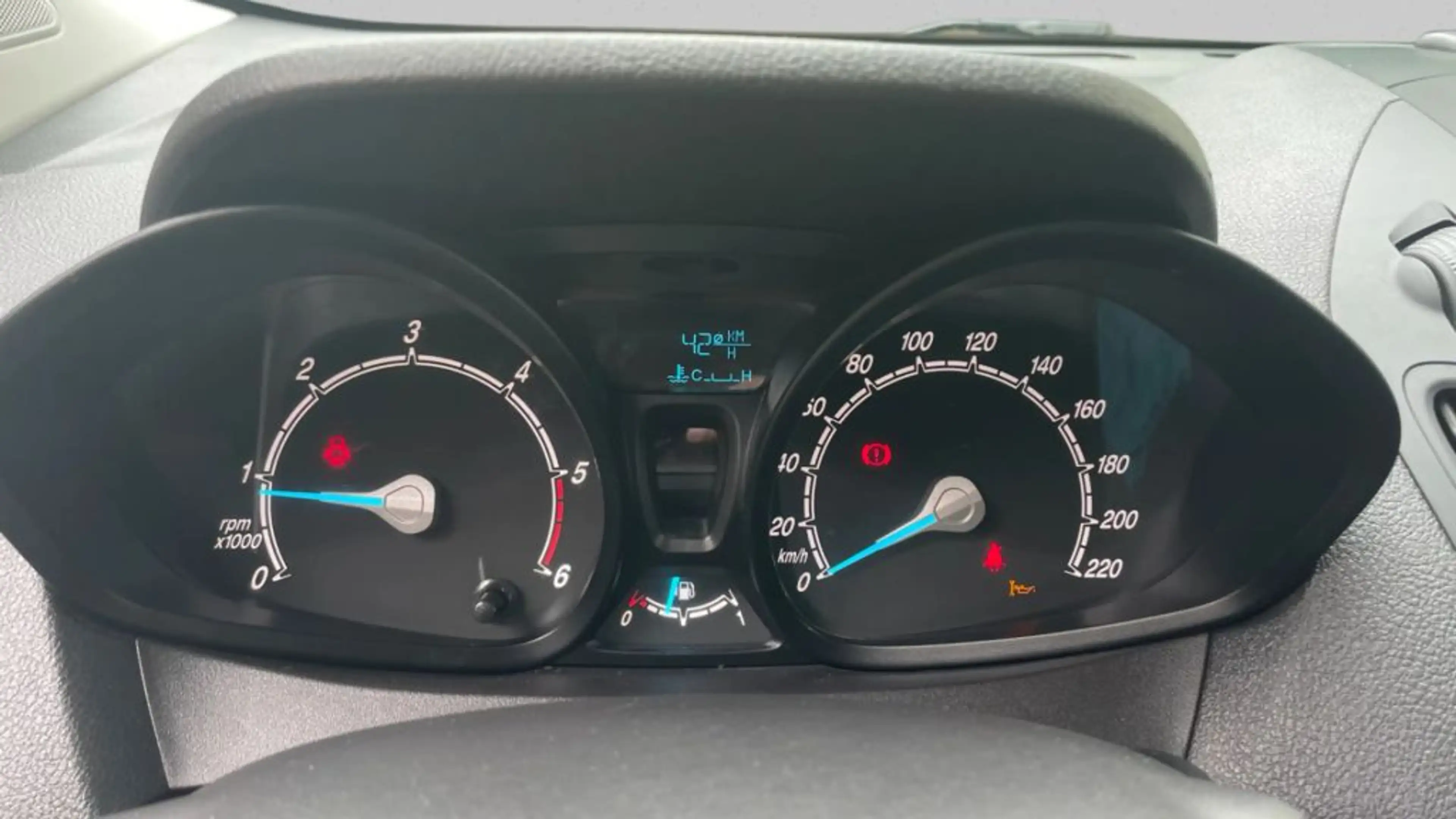 Ford Transit Courier S&S Trend — photo 12