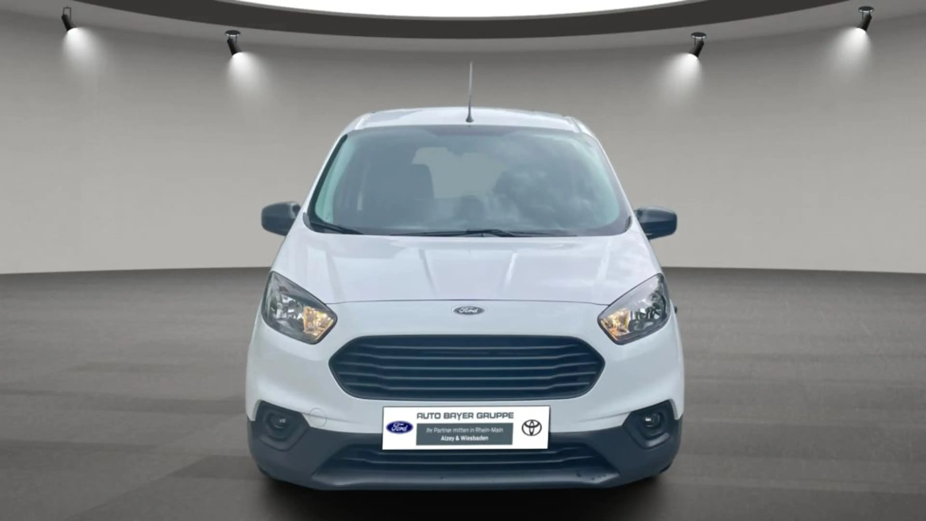 Ford Transit Courier S&S Trend — photo 8