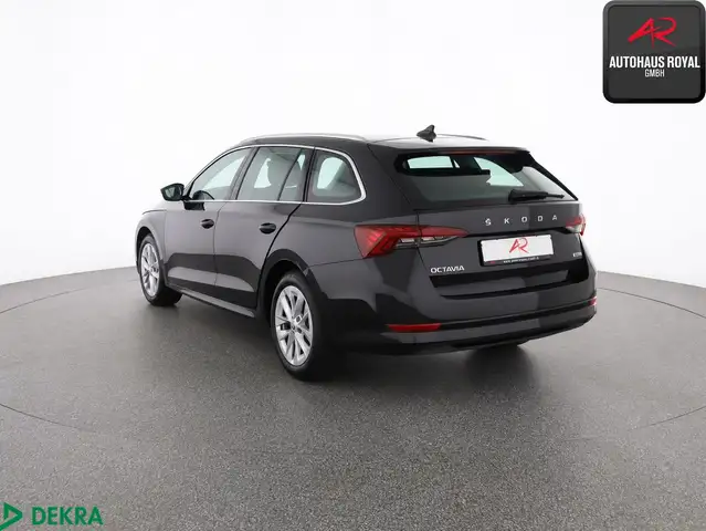 Skoda Octavia view 3