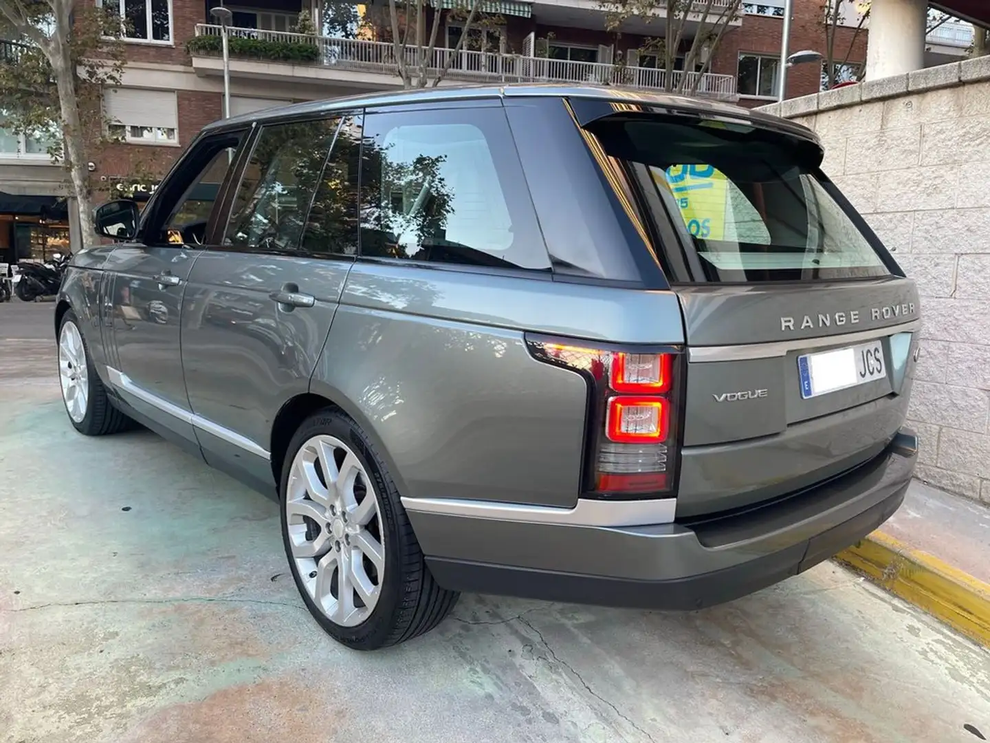 Land Rover Range Rover VOGUE 3.0 SDV6 258CV NACIONAL Gris - 2