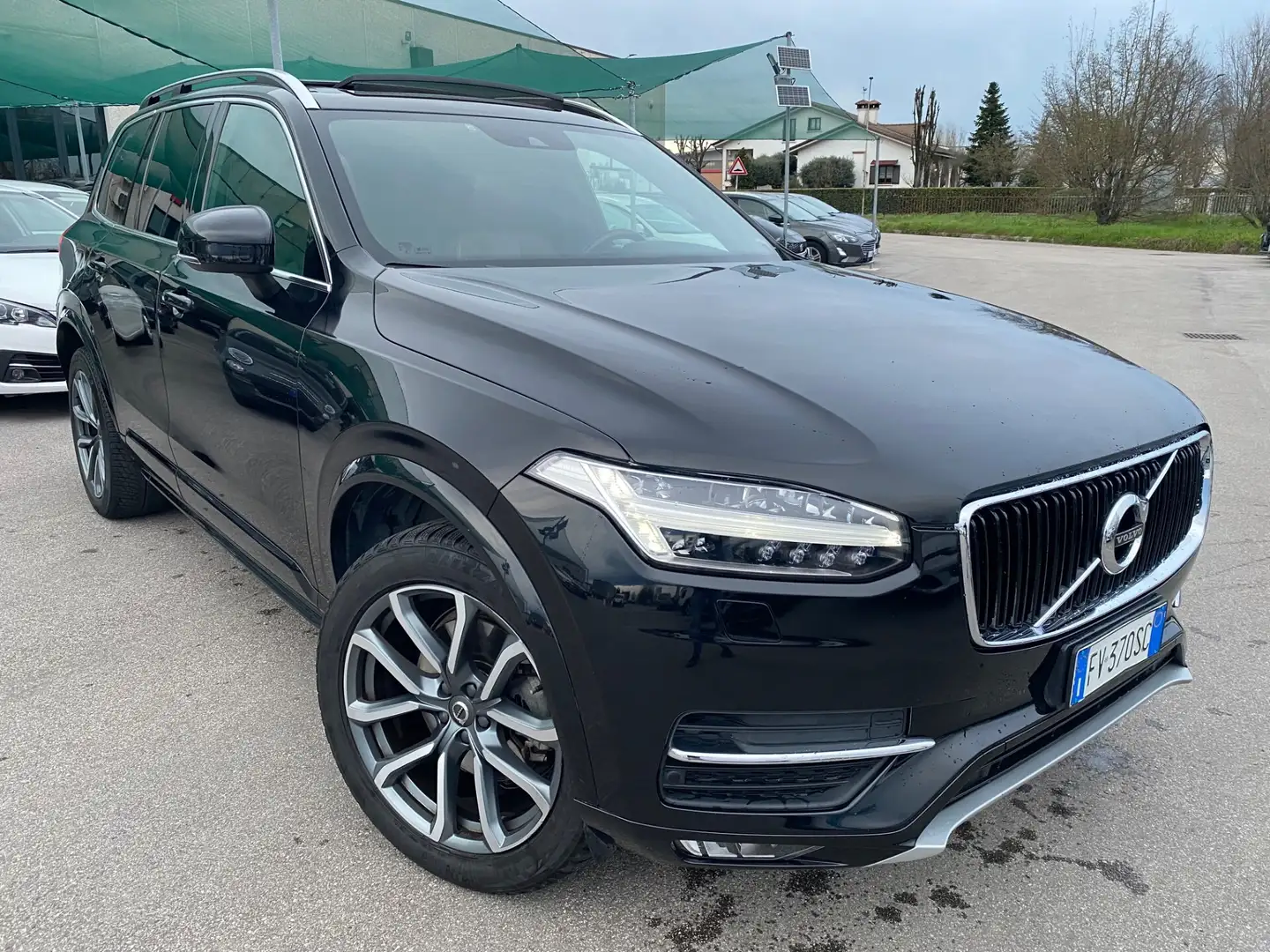 Volvo XC90 XC90 D5 AWD Geartronic 7 posti Momentum Nero - 1