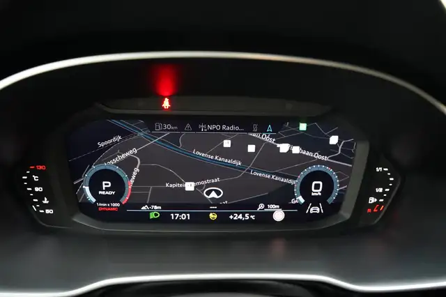 Audi Q3 view 13