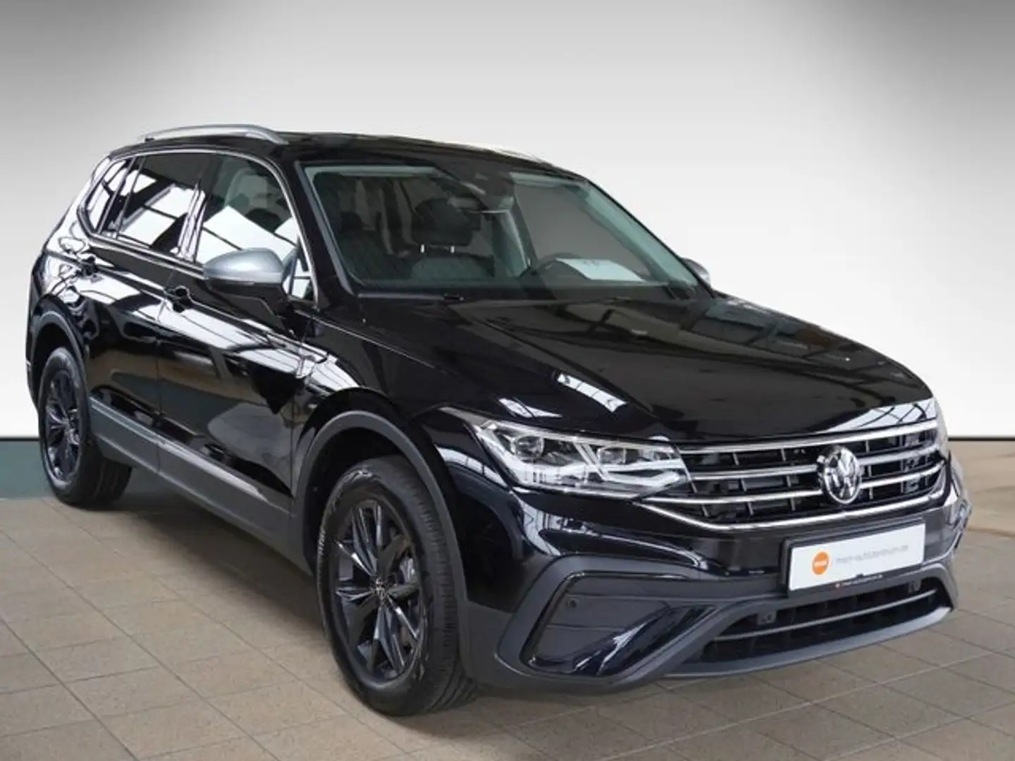 Volkswagen Tiguan Allspace MOVE 2,0 l TSI OPF 4MOTION 140 k Schwarz - 2
