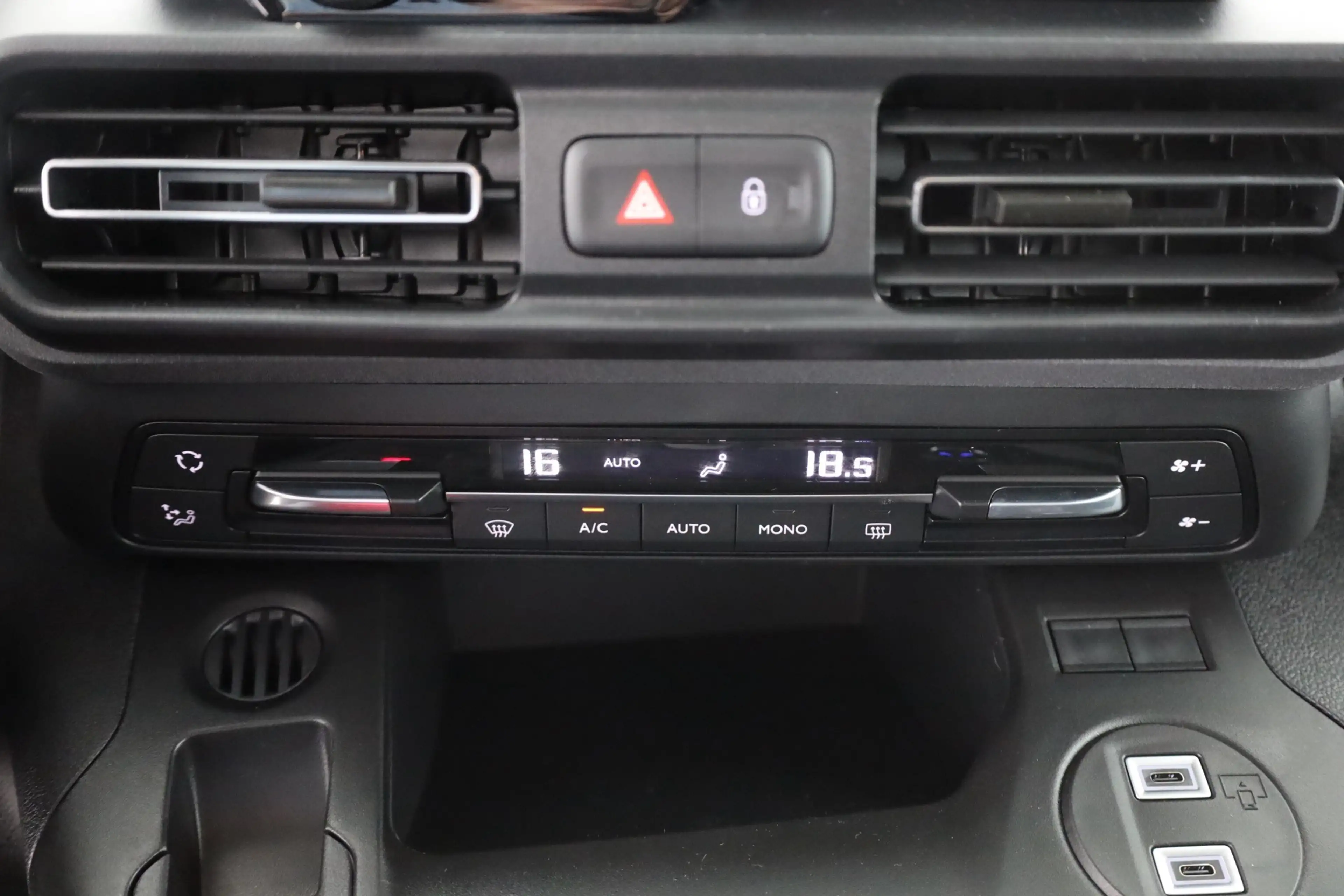Peugeot Rifter GT 1.5 BlueHDi 130 Aut LED ACC Kamera — photo 12