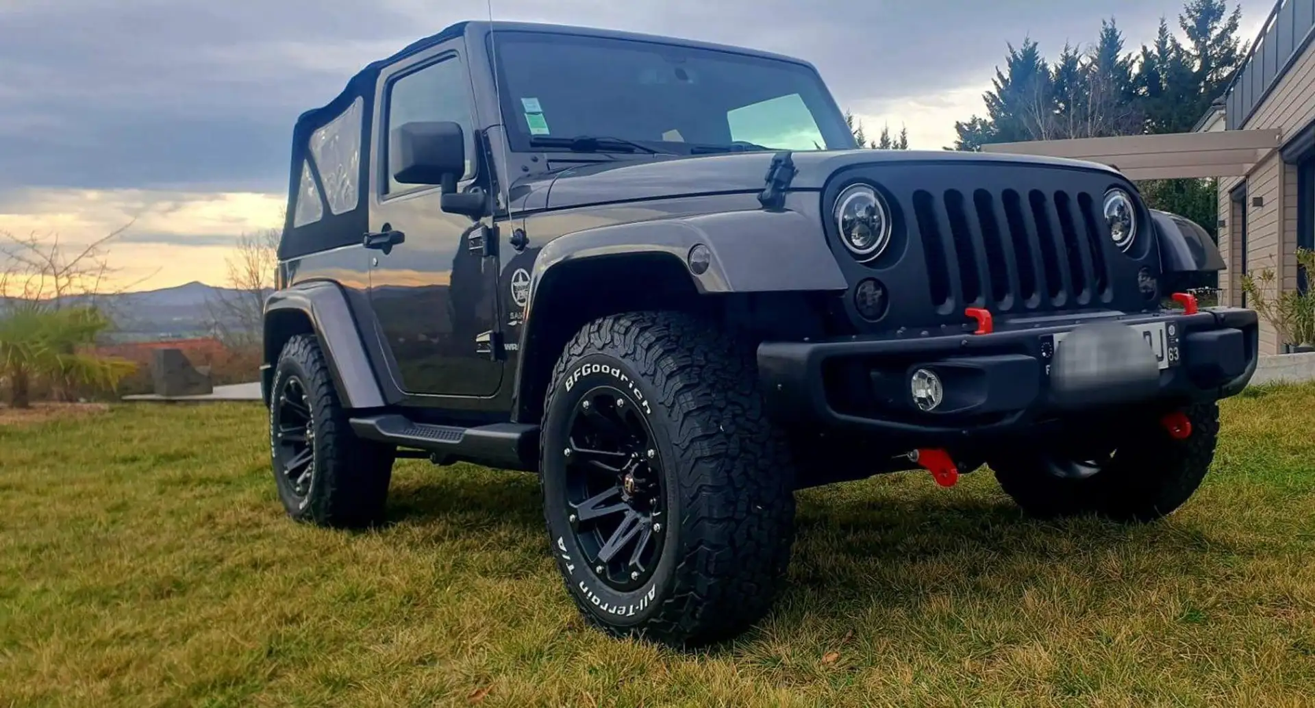 Jeep Wrangler SAHARA Grau - 1