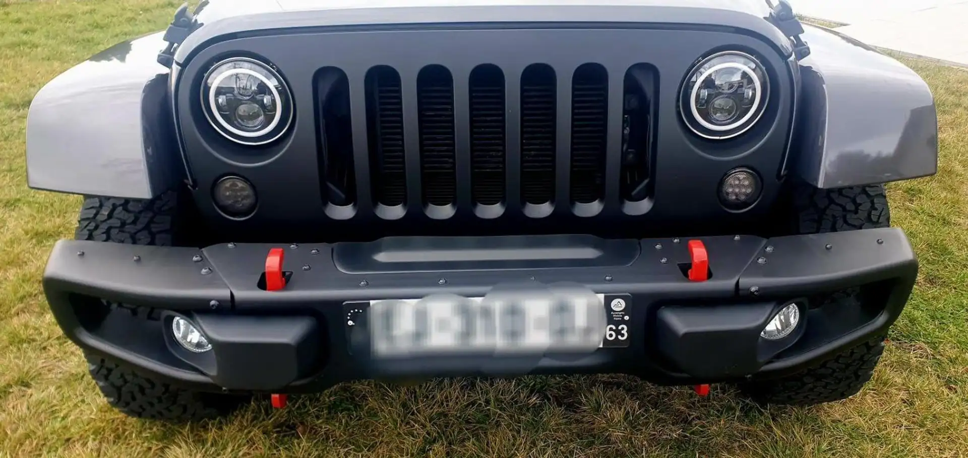 Jeep Wrangler SAHARA Grau - 2