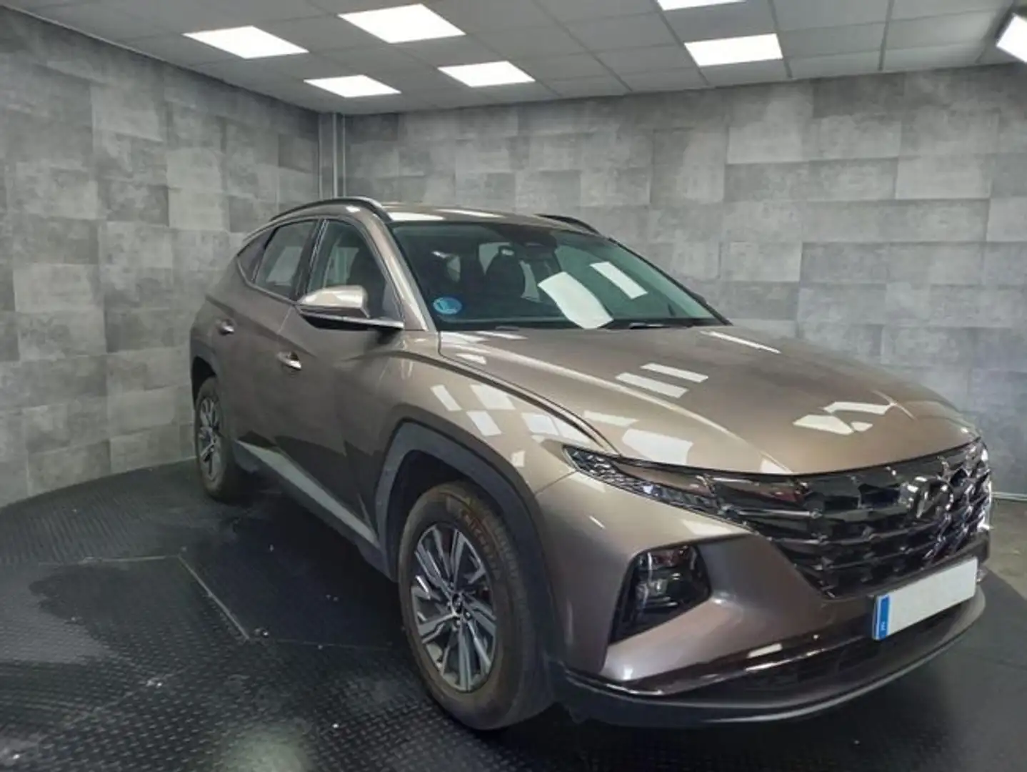 Hyundai TUCSON 1.6 TGDI HEV Maxx Sky AT Gris - 2