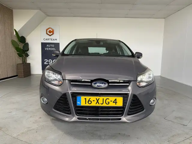 Ford Focus view 6
