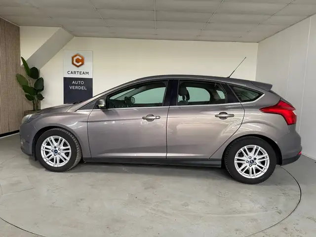 Ford Focus view 5