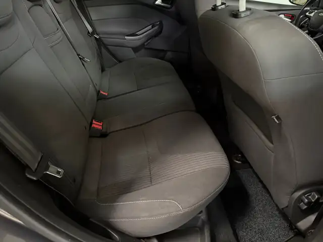 Ford Focus view 14