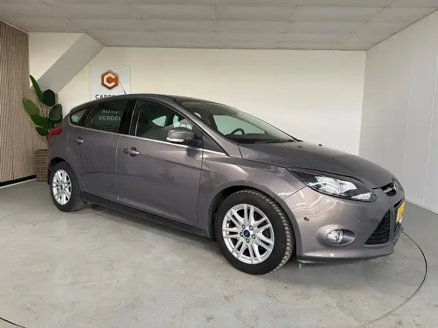 Ford Focus view 10