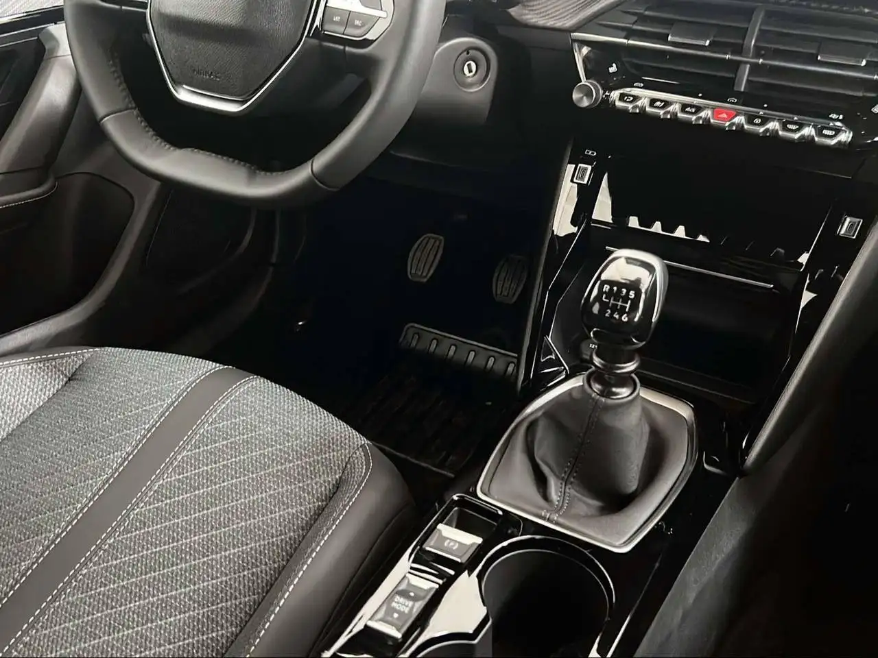 Peugeot 2008 PureTech 100 S&S Allure 25