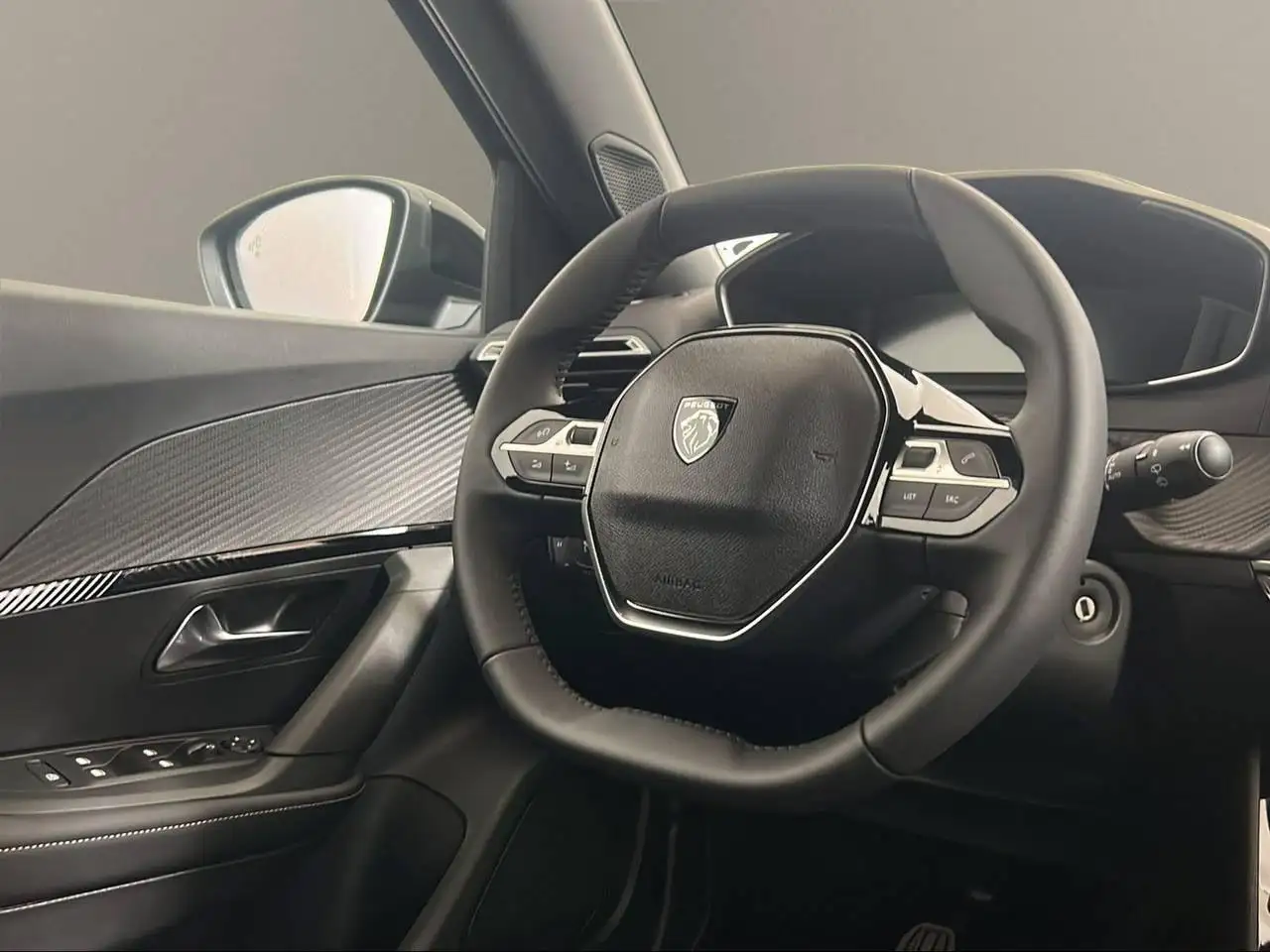 Peugeot 2008 PureTech 100 S&S Allure 24