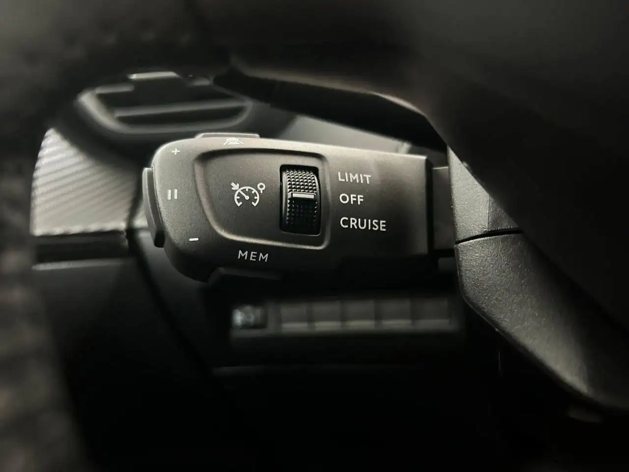 Peugeot 2008 PureTech 100 S&S Allure 17