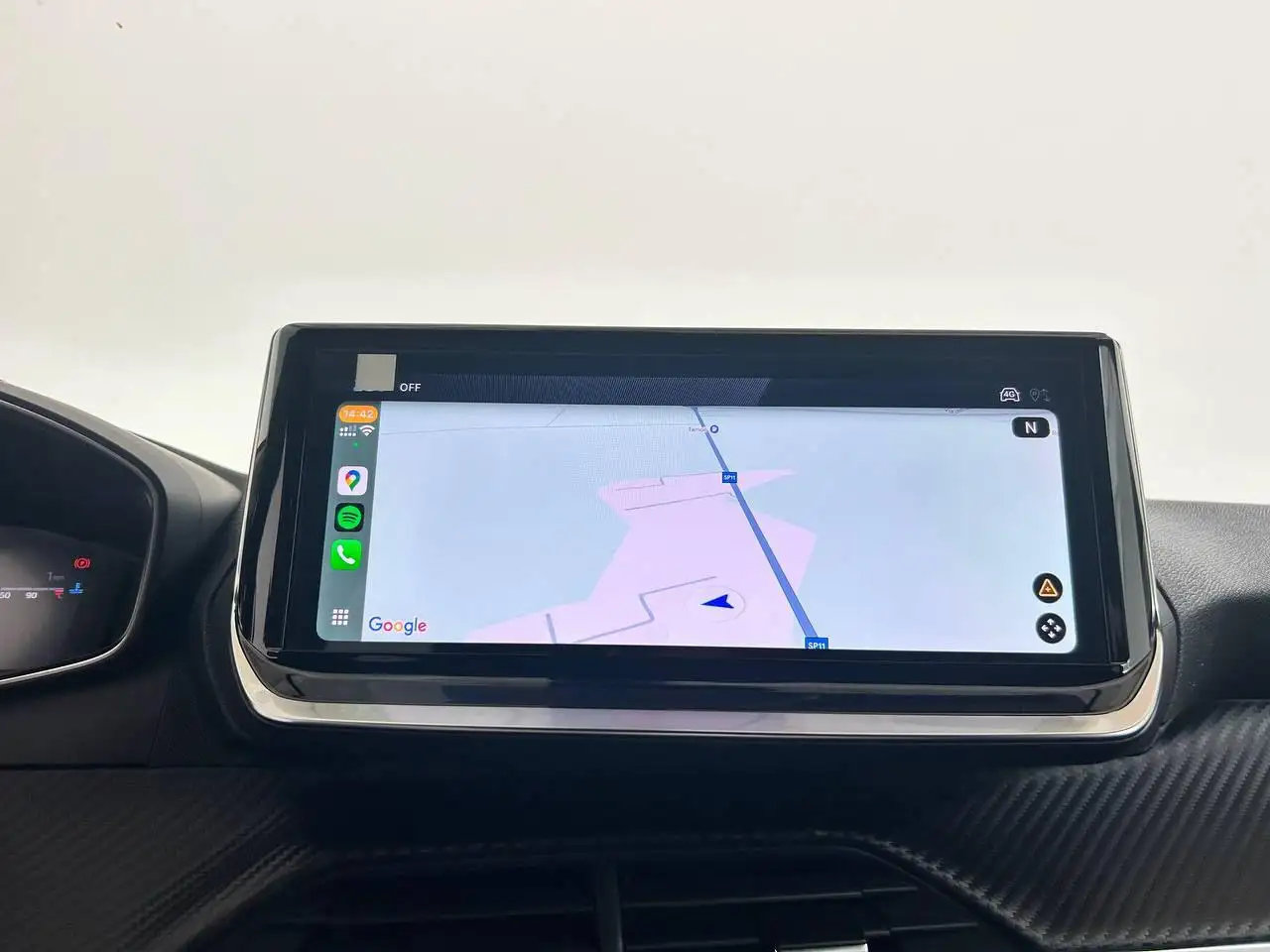 Peugeot 2008 PureTech 100 S&S Allure 22