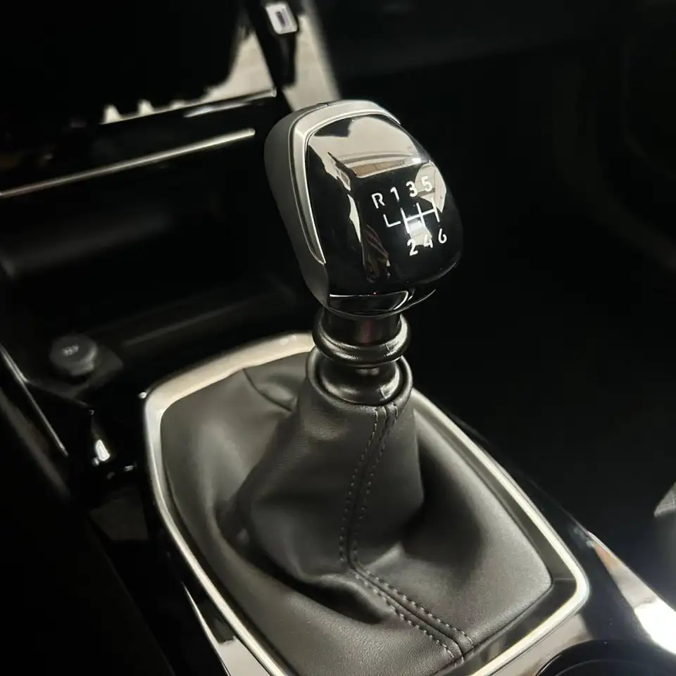 Peugeot 2008 PureTech 100 S&S Allure 26