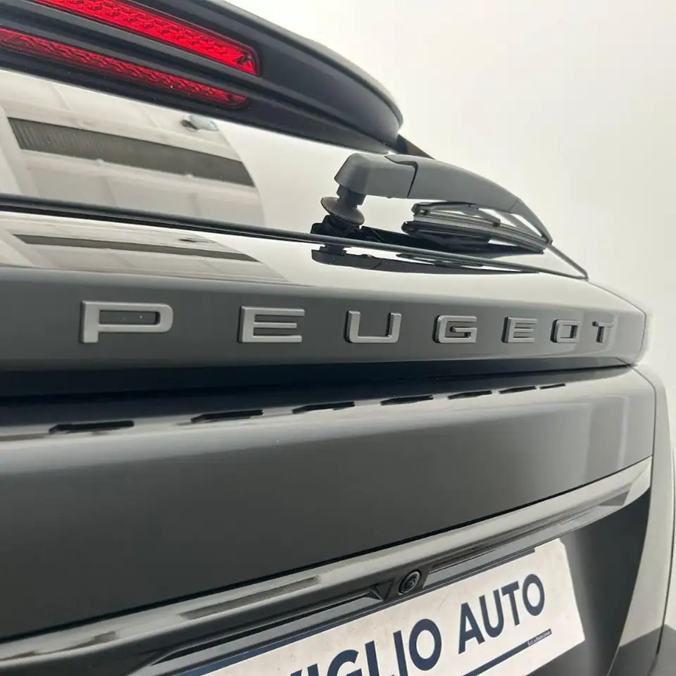 Peugeot 2008 PureTech 100 S&S Allure 34