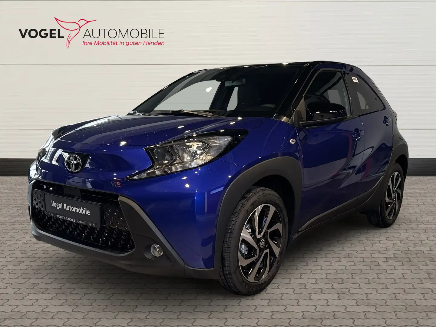 Toyota Aygo 1.0 Teamplayer Aut. +Navi+Kam.+ACC+SHZ Noir - 1