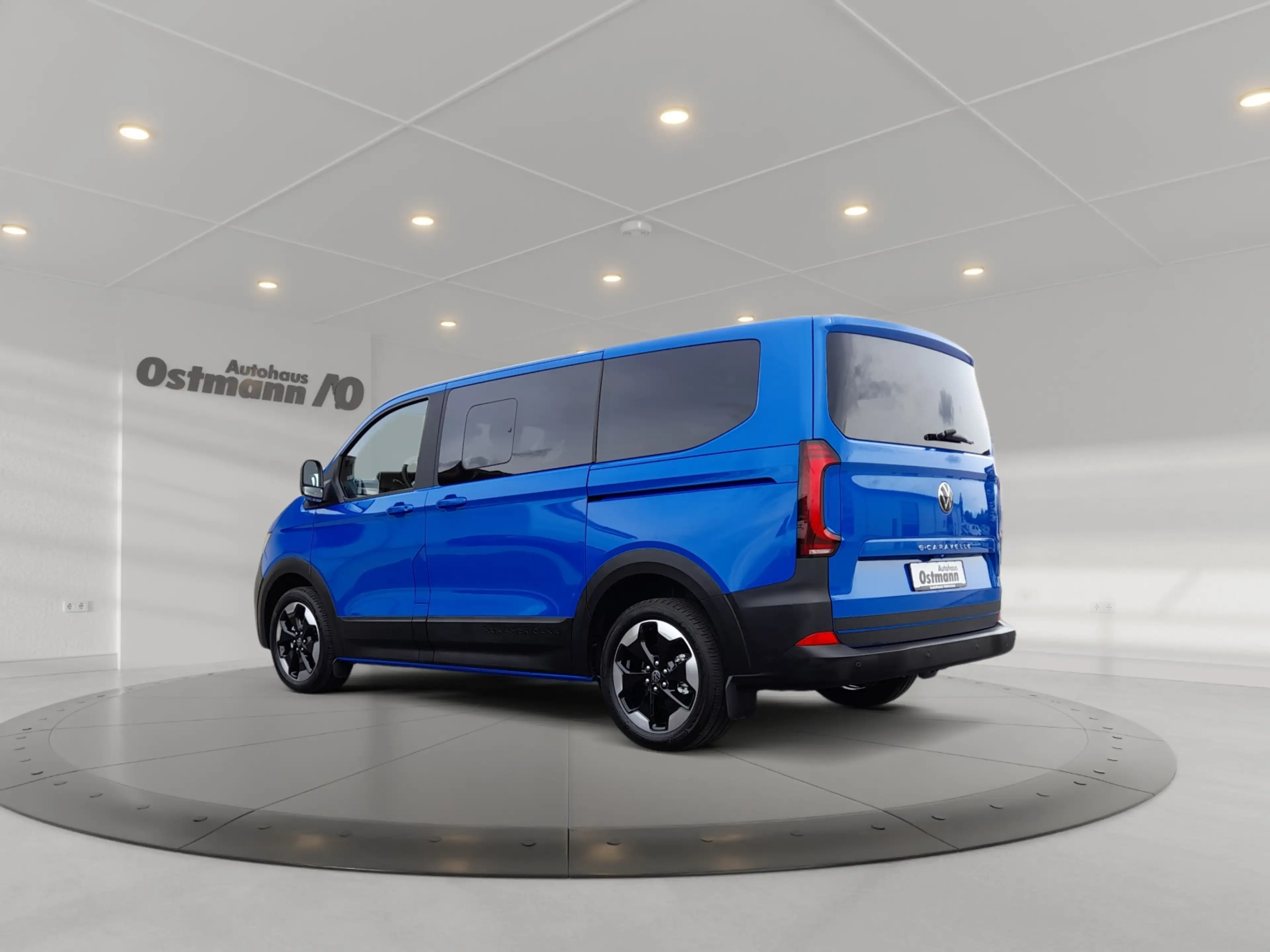 Volkswagen T7 Caravelle e-Caravelle Kessy Navi AHK 9Sitzer 19er Alu — photo 3