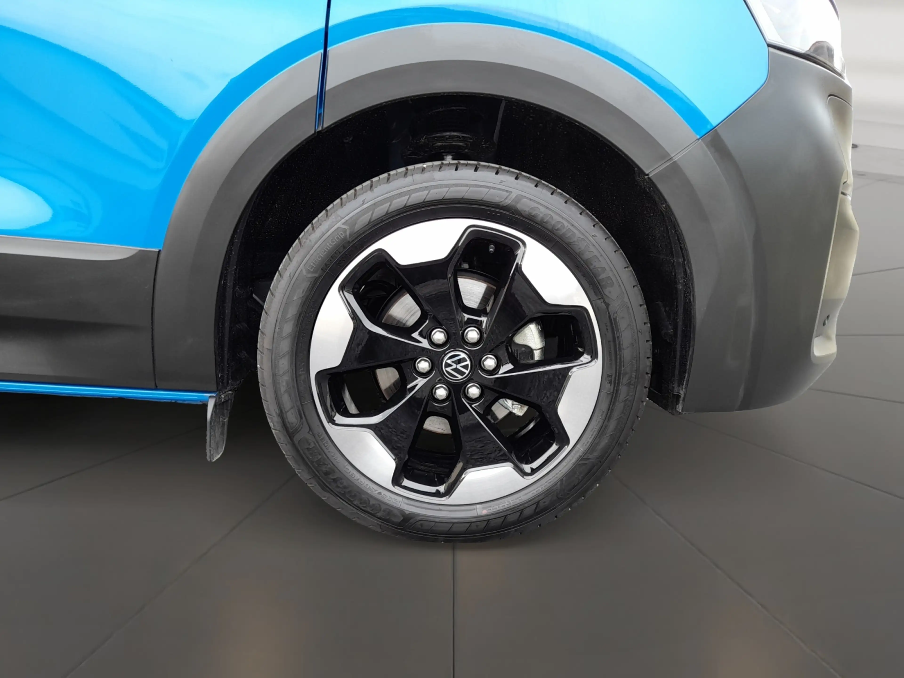 Volkswagen T7 Caravelle e-Caravelle Kessy Navi AHK 9Sitzer 19er Alu — photo 6