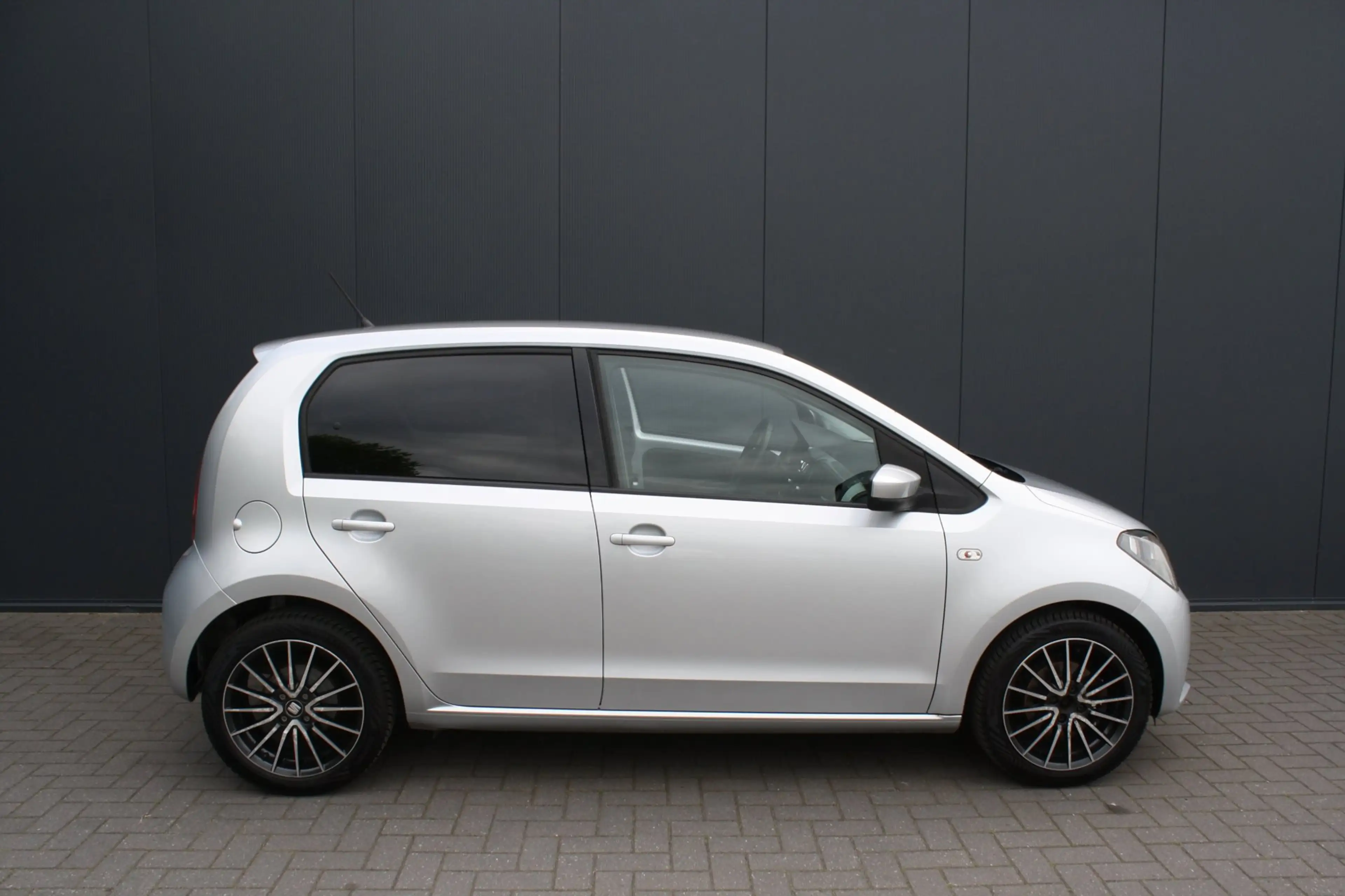 SEAT Mii 1.0 Sport Dynamic - AIRCO - PDC - RIJKLAAR - 5-DEU — photo 2